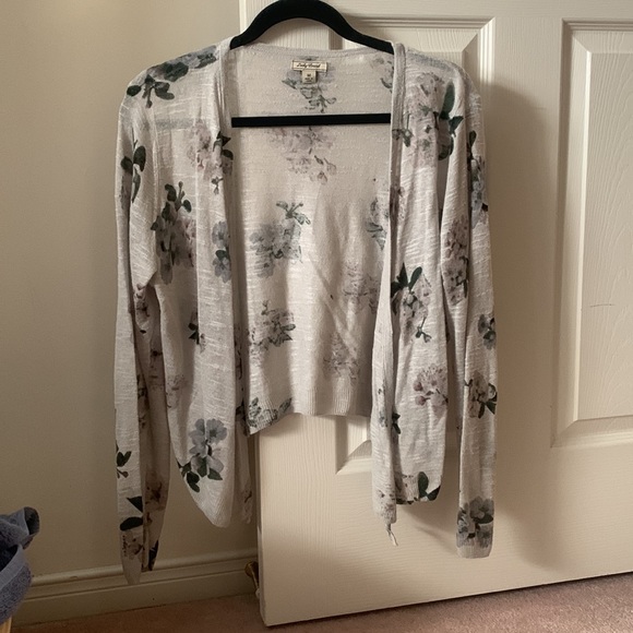 Dynamite Grey Floral Cardigan - Picture 2 of 3